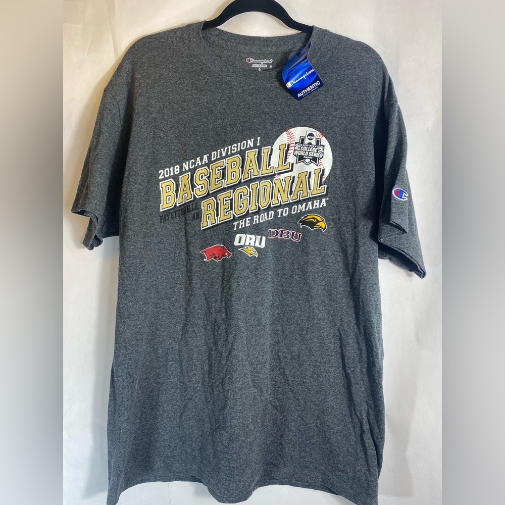 NWT Champion T-Shirt March Madness 2018 NCAA‎ Baseball College World Series